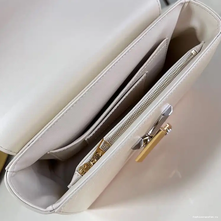 Fashionrepsfam ru 2407YZ0182 Bags LV 0708